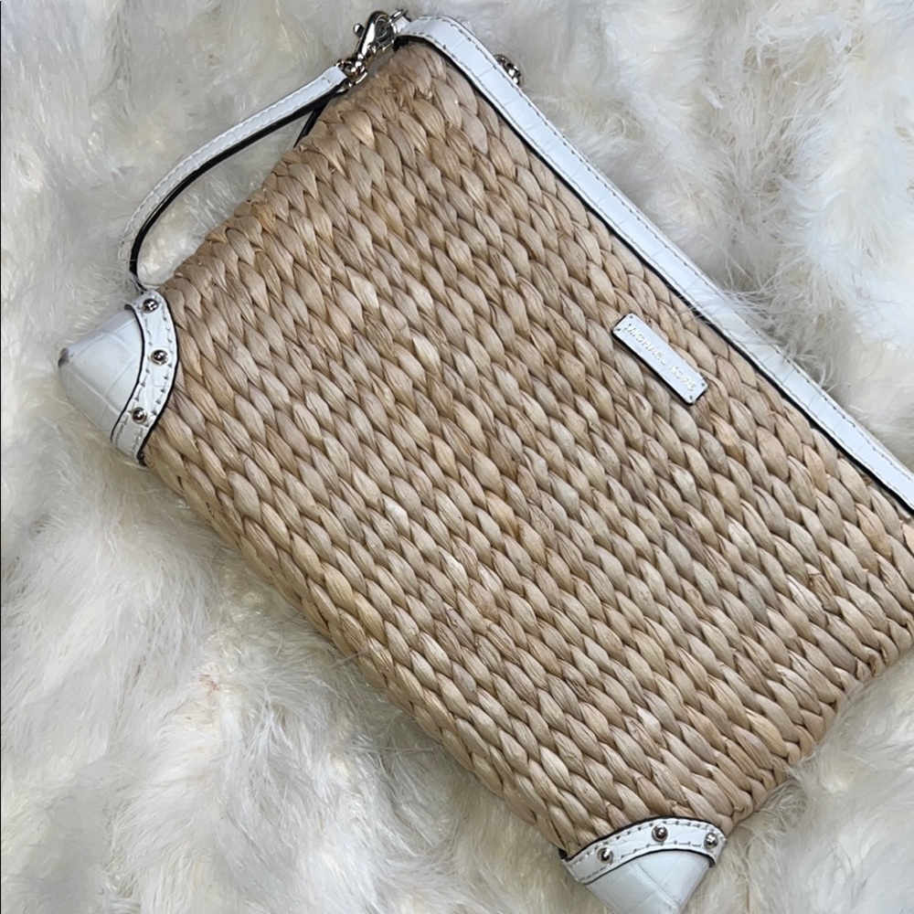 Michael Kors Malibu Woven Wicker Tan & White Chic Clutch Wristlet Purse Bag